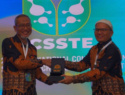 Guru Besar Prodi Pendidikan Biologi Ungkap Tantangan Keberlanjutan Pariwisata Berbasis Alam di Pulau Lombok pada The 2nd ICSSTE 2025