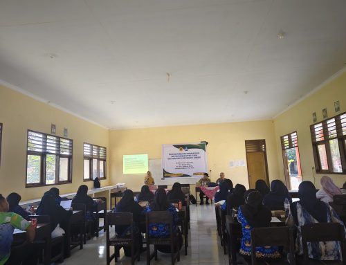 Meneliti dan Menulis Itu Asyik! Pelatihan PTK dan Artikel Ilmiah untuk Guru SMPN 2 Jonggat