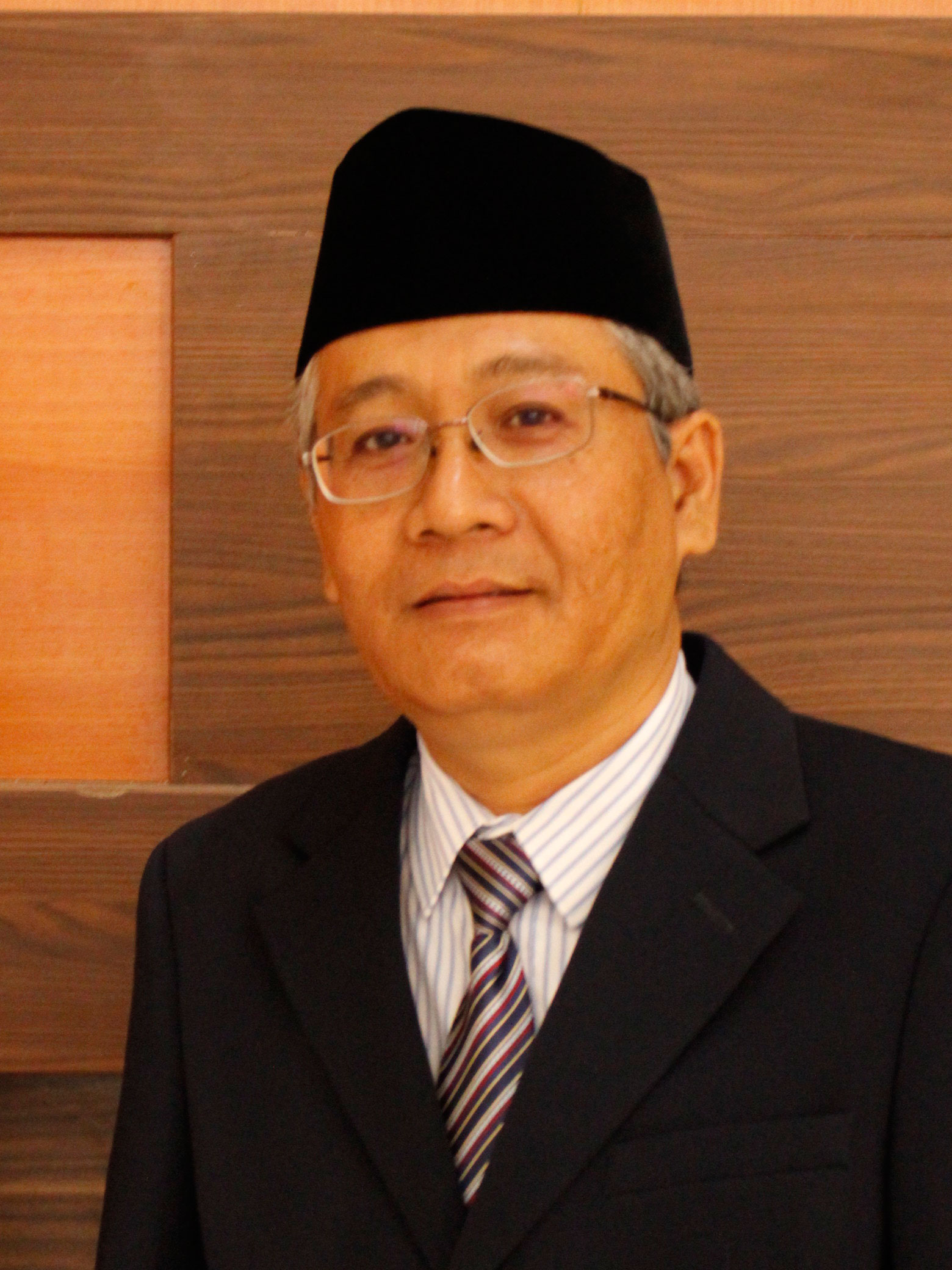 Drs. Lalu Zulkifli, M.Si., Ph.D.